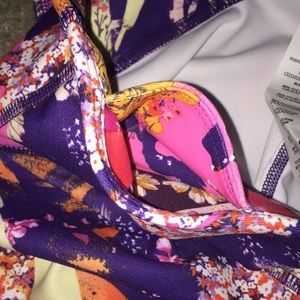 Fabletics Pants - NWT Floral Fabletics Powerhold Capri Fabletics Pants - NWT Floral Fabletics Powerhold Capri